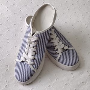 Liz Claiborne Striped Open Back Sneakers Blue White Size 9